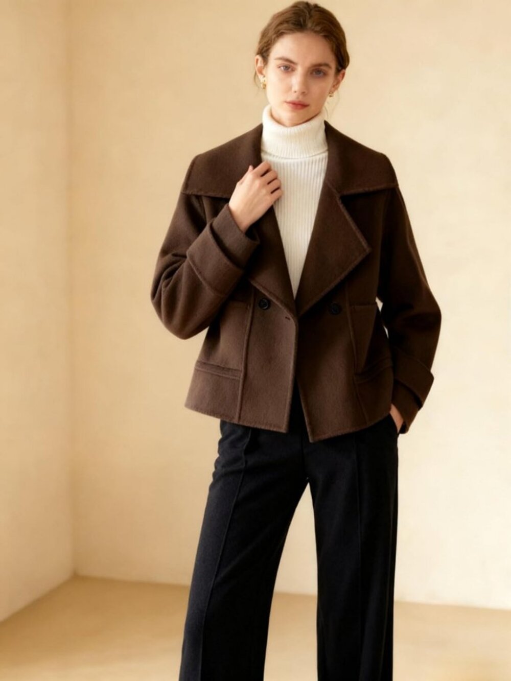 Chic Women's Short Wool Pea Coat with Notched Lapel, Cropped Design & Pockets - Picture 3 of 7